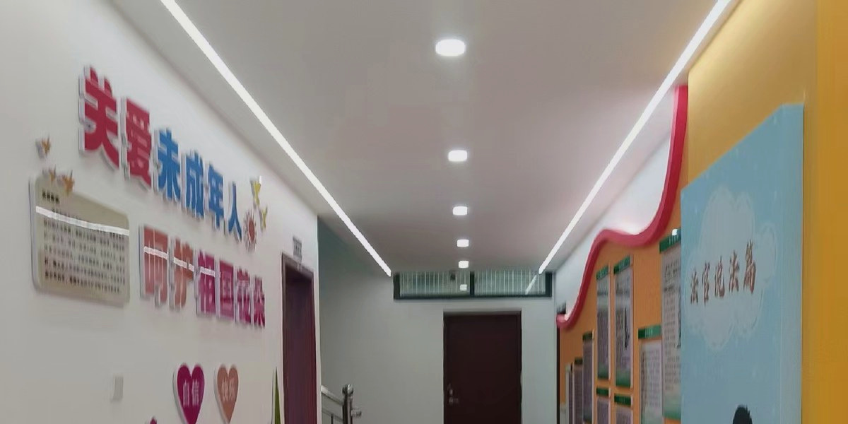 关爱未成年人主题墙与走廊实景