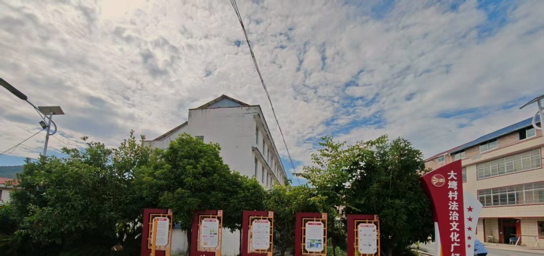 乡村文化广场的一套导视牌:一次规划、多年使用,做的是系统不是单件。